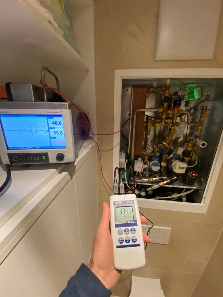 ISKA Haustechnik Wohnungsstationübergabe